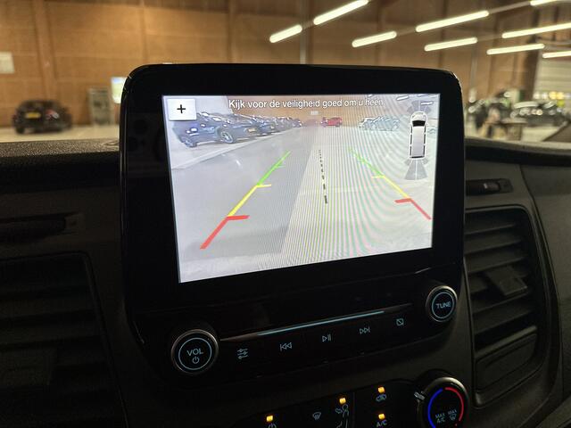 Ford TRANSIT CUSTOM 340 2.0 TDCI Automaat 131PK H2 Trend 3Pers. *ideaal voor Camper* Navigatie / Pdc./ Airco / Safety&Comfort pack / Driver assist / Stoelverwarming / Distributie vv.bij 36.126 KM / / Apk nieuw