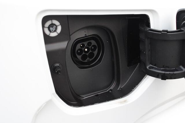 Ford TRANSIT CUSTOM 340 2.5 PHEV L2H1 Trend Kombi | Prijs is incl. BTW incl. BPM | 9- PERSOONS | Excl. BTW incl. BPM kost deze Custom 45.062,- | Privacy Glass |