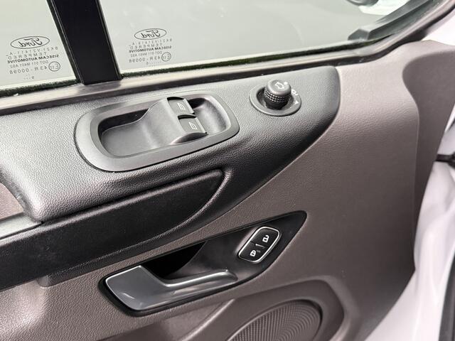 Ford TRANSIT CUSTOM 2.0TDCi Imperiaal | Trekhaak | Kastinrichting | Touchscreen Multimedia | Camera | Airco | Cruise
