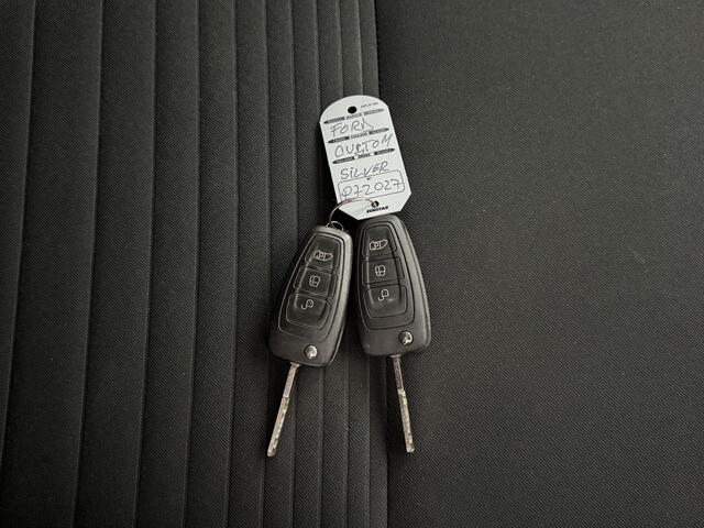 Ford TRANSIT CUSTOM 2.0TDI 130PK Automaat Lang Dubbele Cabine Limited | 2xSchuifdeur | Navigatie | Multimedia | Trekhaak | Airco | Cruise