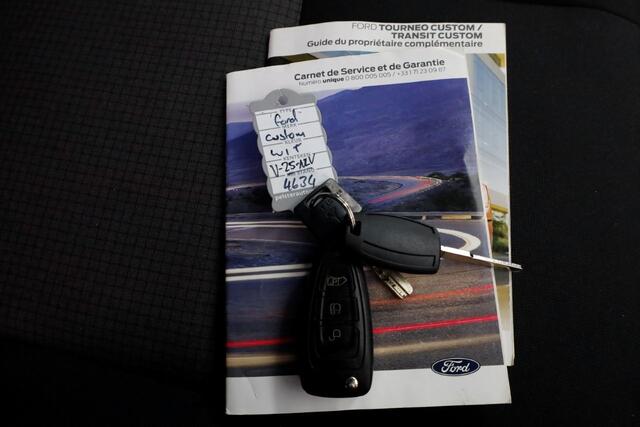 Ford TRANSIT CUSTOM 1.0 EcoBoost L1H1 Automaat PHEV Trend Plug-In Hybride/Benzine 06-2022