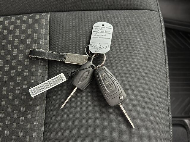 Ford TRANSIT CUSTOM 2.0TDCI 130PK Lang Automaat Limited | Multimedia | Camera | Airco | Cruise | 3-Persoons