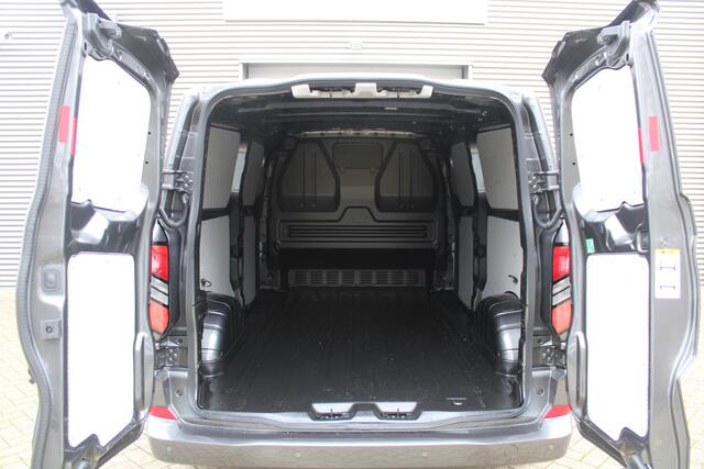 Ford TRANSIT CUSTOM 320 2.0 TDCI L2H1 Limited 170pk - 1+1 Stoelopstelling - 2x Schuifdeur - Adaptive Cruise - Verwarmd stuur - Blind spot - Navigatie - Camera - Draadloos laden - Rijklaar