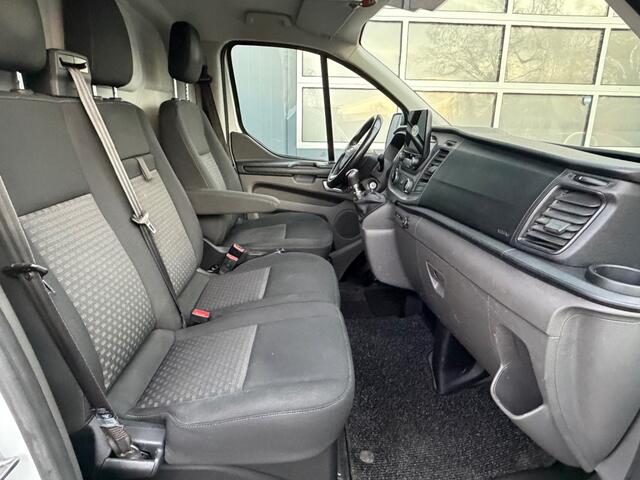 Ford TRANSIT CUSTOM 300 2.0 TDCi 130PK L2H1 Trend / Airco / Navigatie / Trekhaak 2700KG / Cruise