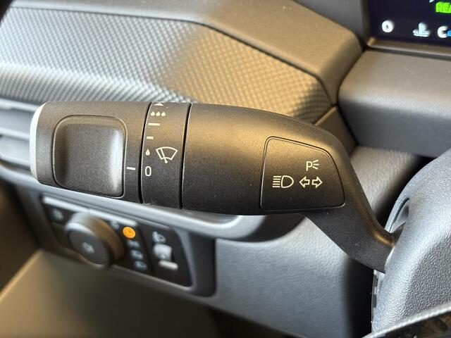 Ford TRANSIT CUSTOM 320 2.5 PHEV L1H1 Trend 233pk | SCI | 13 polige trekhaak met Trailer Sway Control | LED laadruimteverlichting (5 spots) | Laadvloer Hout