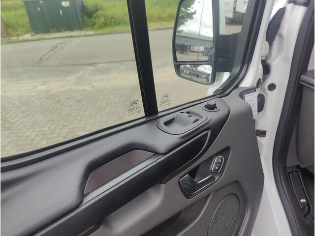 Ford TRANSIT CUSTOM 300 2.0 TDCI L1H2 Bj 2018 automaat navi nette staat