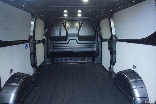 Ford TRANSIT CUSTOM 340L 2.5 PHEV Hybride 233PK Limited PRIJS INCL. BPM !! 13" Navi, Adap. Cruise, Camera, 17" LM, Trekhaak!! NR. HYB001