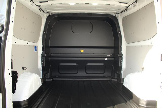 Ford TRANSIT CUSTOM E-Transit 320 L2H1 Trend 71 kWh 218pk DC Automaat | Trekgewicht 2300kg | L+R Zijdeur | Keyless | Carplay/Android | Stoel+Stuurvwer. | Lease 699,- p/m