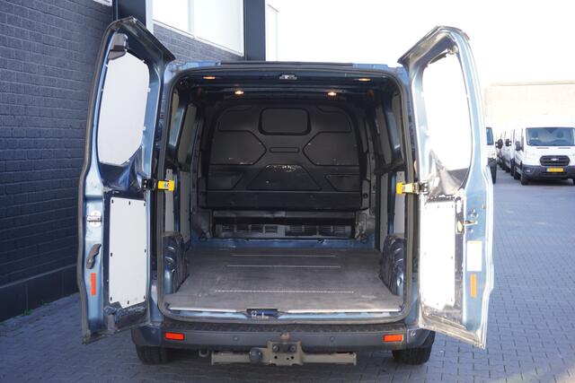 Ford TRANSIT CUSTOM 2.0 TDCI 130PK Automaat L2 - EURO 6 - Airco - Cruise - PDC - ¤14.900,- Excl.