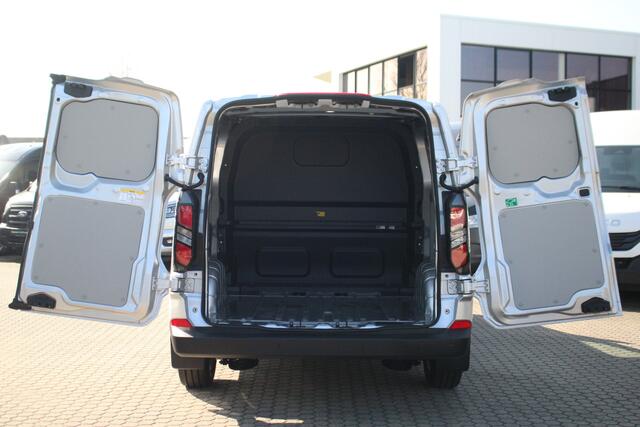 Ford TRANSIT CUSTOM E-Transit 320 L2H1 Trend 64 kWh 218pk DC Automaat | Trekgewicht 2300kg | L+R Zijdeur | Keyless | Carplay/Android | Stoel+Stuurverw | Lease 717,- p/m