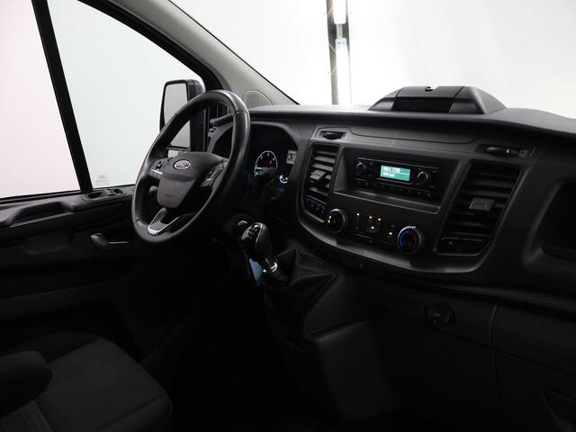 Ford TRANSIT CUSTOM 300 | 2.0 TDCI | L2H1 | | DUBBELE CABINE | CRUISE CONTROL | 2500 KG TREKHAAK | 6-ZITS | PARKEERSENSOREN
