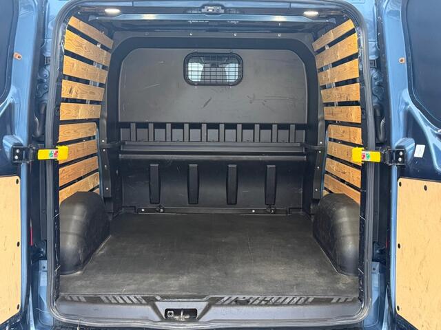 Ford TRANSIT CUSTOM 2.0 TDCi 130PK Dubbel Cabine L2 / Airco / Dubbele Schuifdeur / Trekhaak / Cruise