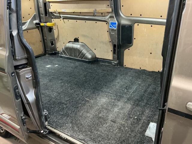 Ford TRANSIT CUSTOM 320 2.0 TDCI L2H1 SPORT