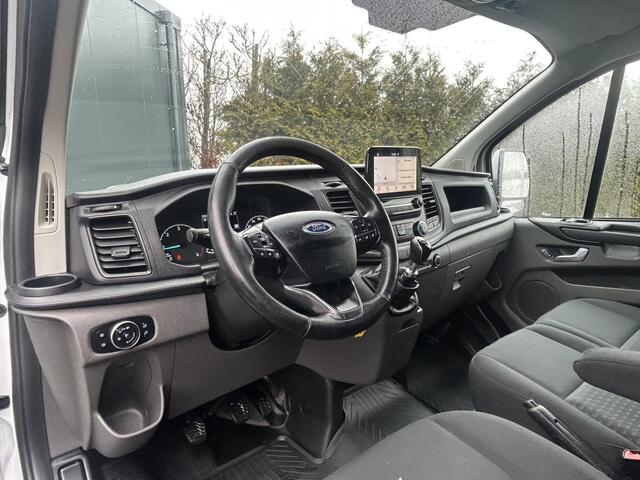 Ford TRANSIT CUSTOM 2.0 TDCI 130 PK / L2H1 / 2.800 KG AHG / 1e EIG. / 2x SCHUIFDEUR / TREKHAAK / CAMERA / AIRCO / CRUISE