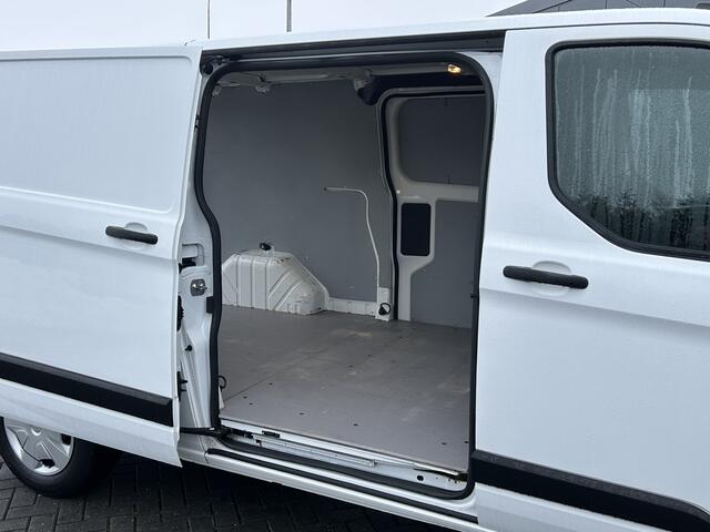 Ford TRANSIT CUSTOM 2.0 TDCI 130 PK / L2H1 / 2.800 KG AHG / 1e EIG. / 2x SCHUIFDEUR / TREKHAAK / CAMERA / AIRCO / CRUISE
