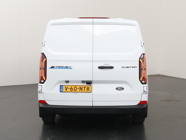 Ford TRANSIT CUSTOM E-Transit 320 | L1 H1 | TREND | 65 kWh | 328 KM RANGE | CLIMATE CONTROL | CARPLAY / ANDROID AUTO | STOELVERWARMING | SPIEGEL VERWARMING | ACHTERUITRIJCAMERA | VOORRUITVERWARMING | LAADRUIMTE PAKKET | VOORBEREIDING 2300 KG TREKHAAK