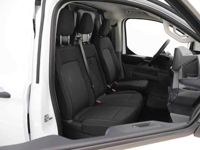 Ford TRANSIT CUSTOM E-Transit 320 | L1 H1 | TREND | 65 kWh | 328 KM RANGE | CLIMATE CONTROL | CARPLAY / ANDROID AUTO | STOELVERWARMING | SPIEGEL VERWARMING | ACHTERUITRIJCAMERA | VOORRUITVERWARMING | LAADRUIMTE PAKKET | VOORBEREIDING 2300 KG TREKHAAK