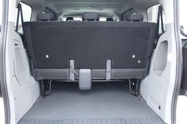 Ford TRANSIT CUSTOM E-Transit 320 L1H1 Kombi | 9 persoons | Trend | 65kWh | 160kW/218pk | Trekgewicht 2300kg | Camera | Carplay/Android | Cruise | Lease 806,- p/m