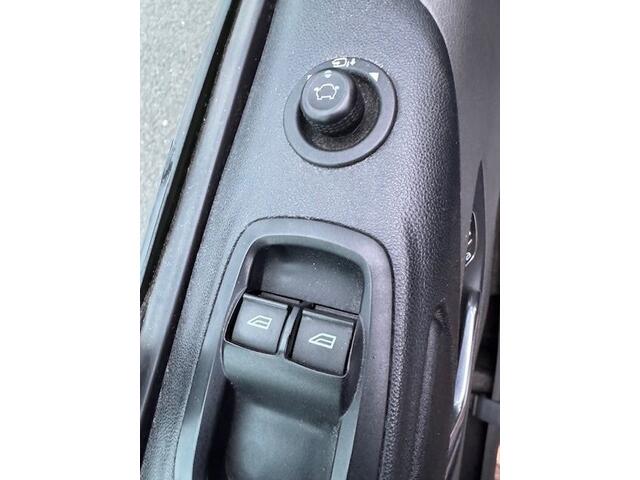 Ford TRANSIT CUSTOM 300 2.0 TDCI 130pk L2 H1 Trend 3Zits Euro6 173.000km Airco,Navi,Camera