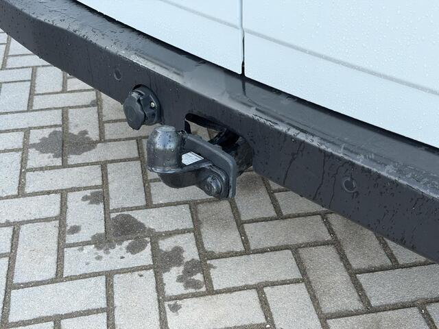 Ford TRANSIT CUSTOM 300 2.0 TDCI L2H1 Trend / Trekhaak / 2740 Kg Trekgewicht / Navigatie via Apple Carplay & Android Auto / Stoel Verwarming / Camera / PDC / Rijstrooksensor met correctie /