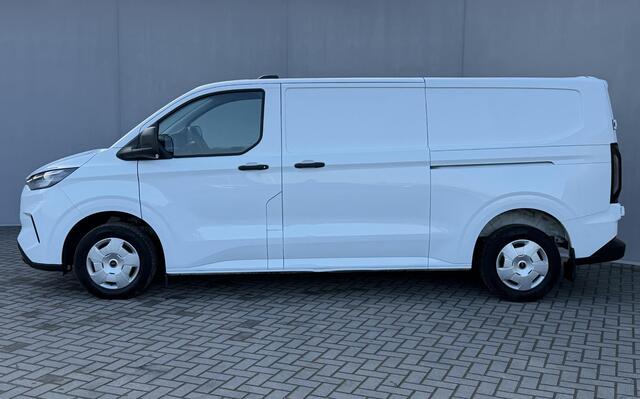 Ford TRANSIT CUSTOM 300 2.0 TDCI L2H1 Trend / Trekhaak / 2740 Kg Trekgewicht / Navigatie via Apple Carplay & Android Auto / Stoel Verwarming / Camera / PDC / Rijstrooksensor met correctie /