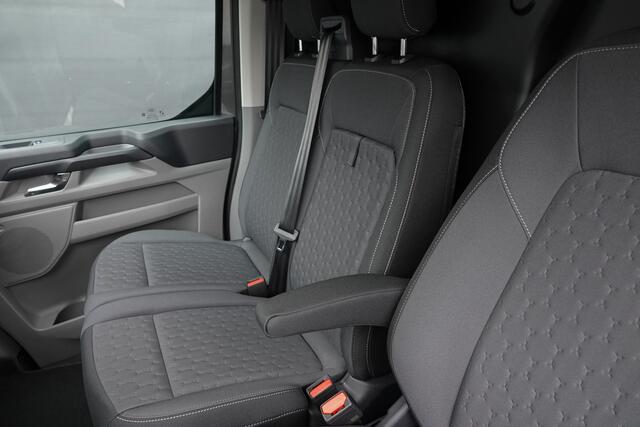 Ford TRANSIT CUSTOM E-Transit L1H1 218Pk Aut. | Elektrisch | 71 kWh | Limited 320 | Pro Power Onboard | Achteruitrijcamera | Trekhaak | 17''