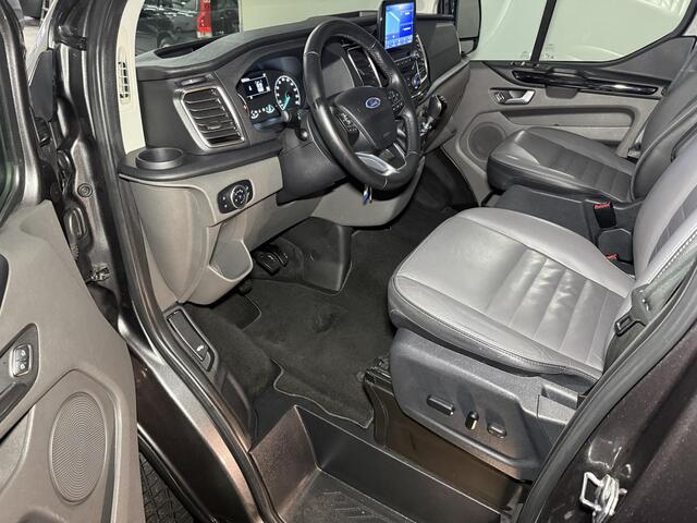 Ford TRANSIT CUSTOM 300 2.0 TDCI L2H1 Limited DC met o.a. Een Achteruitrijcamera, Parkeersensoren, Een Navigatiesysteem, Dodehoek detectie en Een Trekhaak