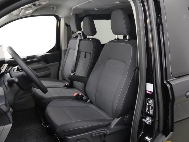 Ford TRANSIT CUSTOM 320 | 2.0 TDCI | L2 H1 | AWD | DUBBEL CABINE | LIMITED | 170 PK | CAMERA | BLIND-SPOT | ADAPTIEVE CRUISE | NAVIGATIE | STOELVERWARMING | VOORRUITVERWARMING | 2X ZIJSCHUIFDEUR | METALLIC BLACK