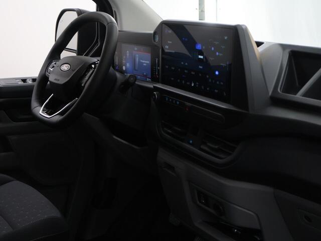 Ford TRANSIT CUSTOM 320 | 2.0 TDCI | L2 H1 | AWD | DUBBEL CABINE | LIMITED | 170 PK | CAMERA | BLIND-SPOT | ADAPTIEVE CRUISE | NAVIGATIE | STOELVERWARMING | VOORRUITVERWARMING | 2X ZIJSCHUIFDEUR | METALLIC BLACK