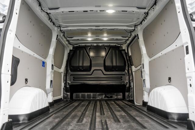 Ford TRANSIT CUSTOM 2.0 TDCI L2H1 | 130PK | CarPlay | Navi | Camera | LED | Cruise | Airco