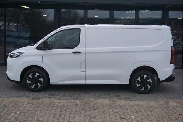 Ford TRANSIT CUSTOM Trend Elek. 64KWH 218PK Trend AUT BPM VRIJ!! Apple CP / Android A, LED, 2300KG Trekgewicht NR. EC03