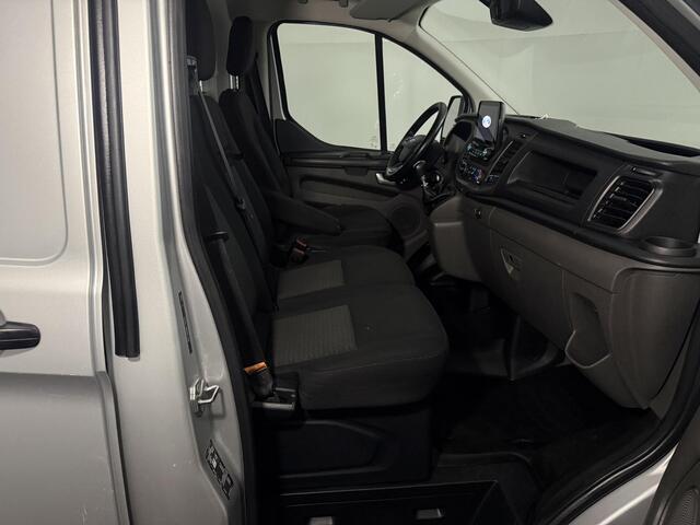 Ford TRANSIT CUSTOM 280 2.0 TDCI L1H1 Limited met o.a. Apple Carplay/Android auto, Cruise Control, Navigatiesysteem, 16 Inch lichtmetalen velgen en een Trekhaak