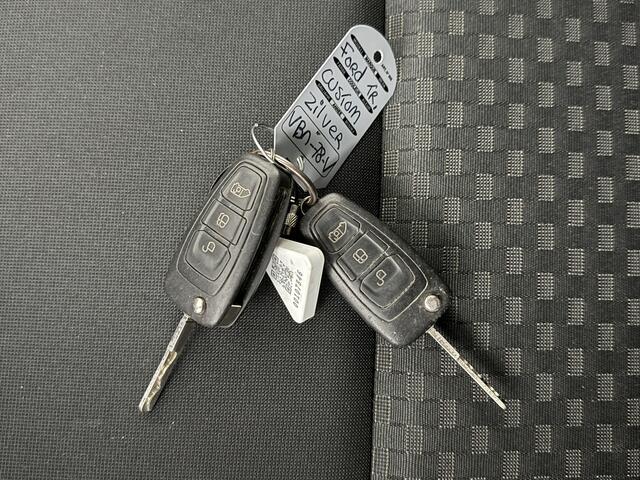 Ford TRANSIT CUSTOM 2.0TDCI 130PK Lang | Euro 6 | Navigatie | Camera | Trekhaak | Airco | Cruise | 3-Zits