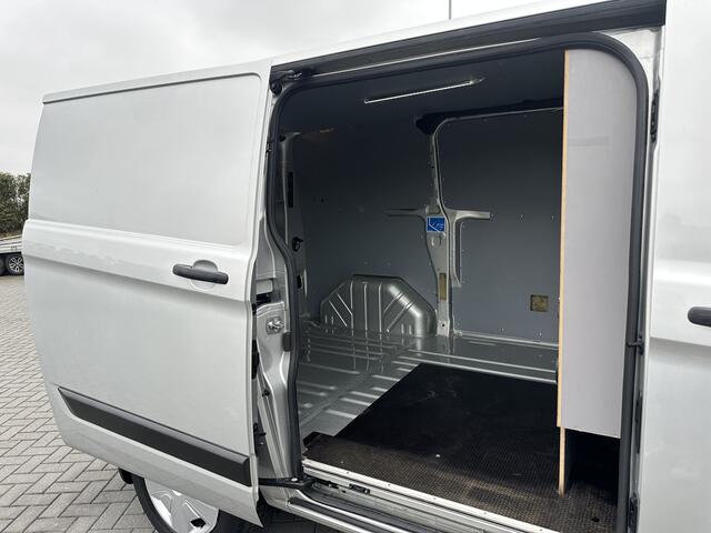 Ford TRANSIT CUSTOM 300 2.0 TDCI 130 PK / L1H1 / 1e EIG. / ZEER NETJES !! / 80.809 KM !! / ACHTERKLEP / STOELVERW. / AIRCO / CRUISE / NAVI / CAMERA