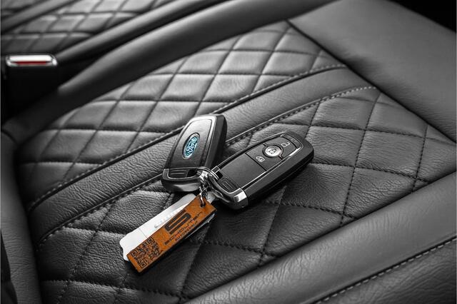 Ford TRANSIT CUSTOM 320 2.0 TDCI L2H1 Trend 170PK Automaat 2x Schuifdeur ACC Navi Leder 20"