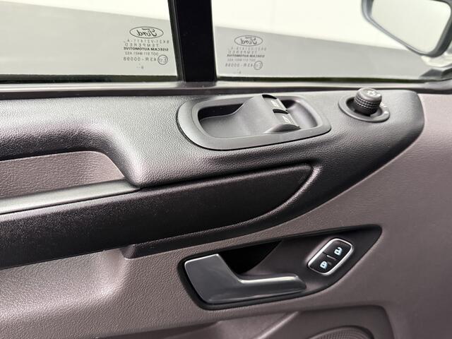 Ford TRANSIT CUSTOM 2.0TDCi 130PK L2H2 | Airco | Cruise | 3-Zits