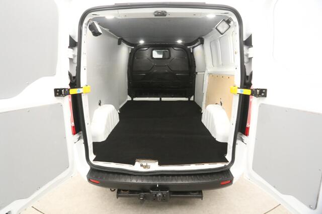 Ford TRANSIT CUSTOM 2.0 TDCI L2H1 | 2800kg Trekgew. | Airco | Cruise | 3 Zits | Trekhaak | Stoelverw. | Parkeersens.