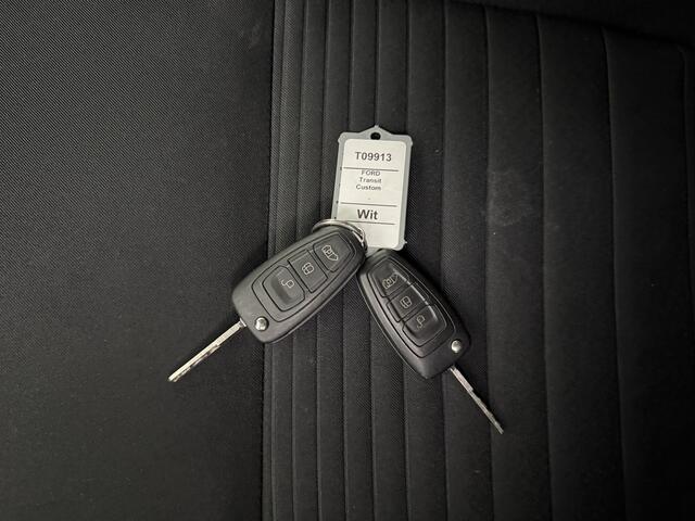 Ford TRANSIT CUSTOM 2.0TDCi 170PK Lang Limited | Achterdeuren | Multimedia | 3-Zits | Camera | Trekhaak