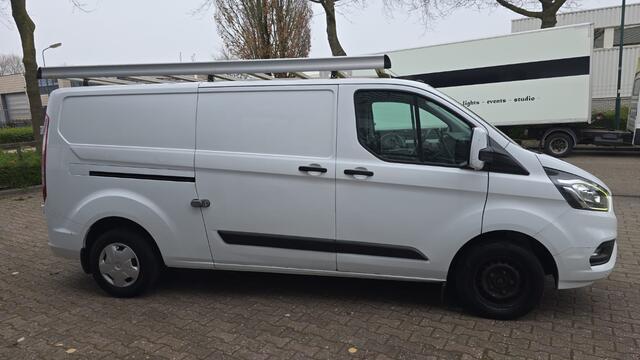 Ford TRANSIT CUSTOM 300 2.0 TDCI L2H IMPERIAL1