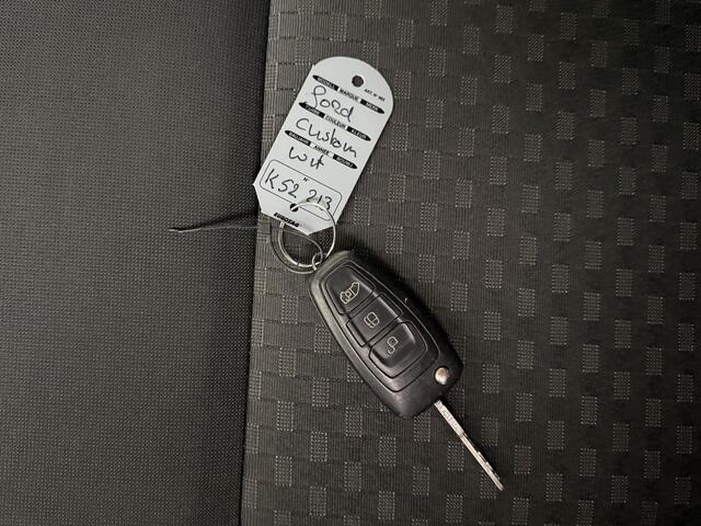 Ford TRANSIT CUSTOM 2.0TDCi 130PK Lang | Kastinrichting | 2800Kg Trekhaak | Multimedia | Airco | Cruise | 3-Zits