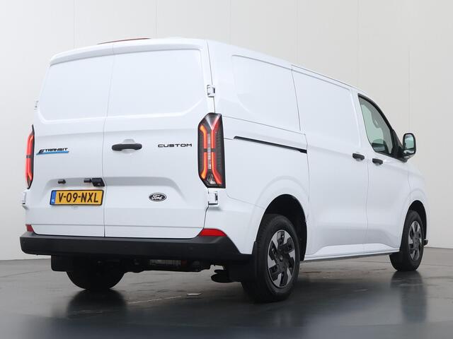 Ford TRANSIT CUSTOM E-Transit 320 | L1 H1 | TREND | 65 kWh | 328 KM RANGE | CLIMATE CONTROL | CARPLAY / ANDROID AUTO | STOELVERWARMING | SPIEGEL VERWARMING | ACHTERUITRIJCAMERA | VOORRUITVERWARMING | LAADRUIMTE PAKKET | VOORBEREIDING 2300 KG TREKHAAK