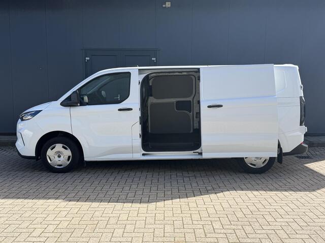 Ford TRANSIT CUSTOM 300 2.0 TDCI L2H1 Trend / Trekhaak / Dubbele schuifdeur / 2740 Kg Trekgewicht / Navigatie via Apple Carplay & Android Auto / Stoel Verwarming / Camera / PDC / Rijstrooksensor met correctie /