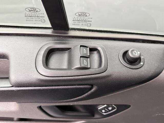 Ford TRANSIT CUSTOM 2.0TDCI 9-Persoons | Kombi | Personenbus | ¤ 19965,-- incl BTW | Airco | 3-3-3 stoelopstelling