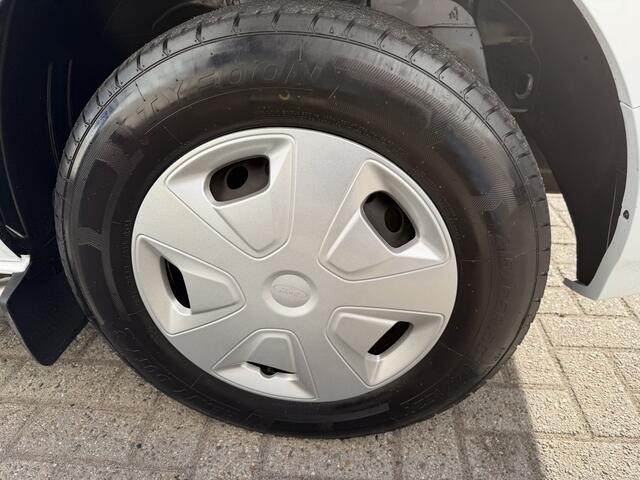 Ford TRANSIT CUSTOM 280 2.0 TDCI 130pk L1H1 Trend / vaste prijs rijklaar ¤ 13.950 ex btw / euro 6 diesel / bpm vrij / trekhaak 2500 kg / airco / cruise / navigatie / pdc voor en achter