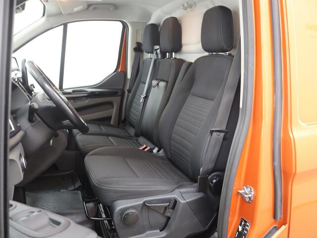 Ford TRANSIT CUSTOM 300 | 2.0 TDCI | AUT. | L2 H1 | LIMITED | NL AUTO | DEALER ONDERHOUDEN | STOELVERWARMING | CRUISE CONTROL | AIRCO | PARKEERSENSOREN | METALLIC | ORANGE GLOW