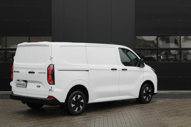 Ford TRANSIT CUSTOM E-Transit 320 L1H1 Trend 65 kWh - Camera - Stoelverwarming - Carplay/Android - Rijklaar