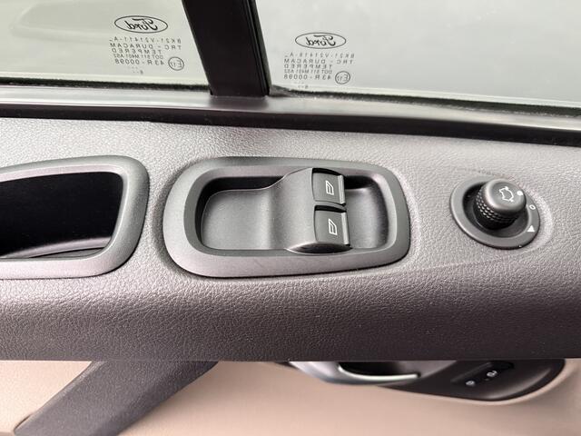 Ford TRANSIT CUSTOM 2.0TDCI 130PK Lang Dubbele Cabine | 6-Persoons | Achterdeuren | Airco | Cruise | Trekhaak