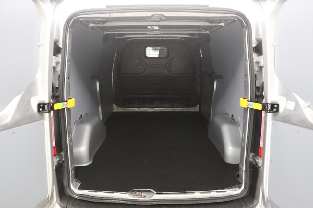 Ford TRANSIT CUSTOM 2.0 TDCI L2H1 Trail 170PK | 2800kg Trekgew. | Airco | Cruise | Camera | Carplay | 3 Zits | Parkeersens.