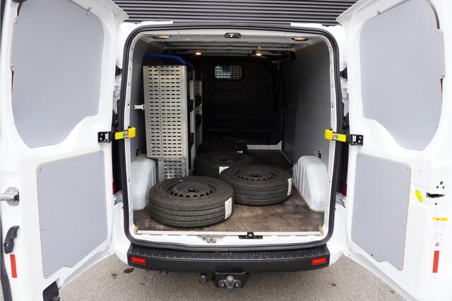 Ford TRANSIT CUSTOM 300 131pk Automaat L2 2x Schuifdeur Apple Carplay Trekhaak Camera ACC Cruis control Parkeersensoren