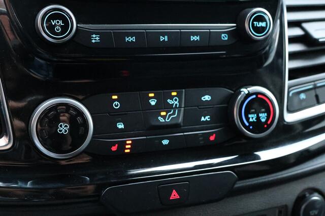 Ford TRANSIT CUSTOM 310 2.0 TDCI Sport DC | Dubbel cabine | L+R Schuifdeur | CarPlay | Navigatie | Camera | Trekhaak | Dodehoek detector | Lane Assist | Stoelverwarming | DAB | Nieuwe APK | Nieuwe distributieriem